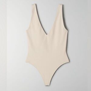 Aritzia Cream | Babaton Contour V-neck Bodysuit